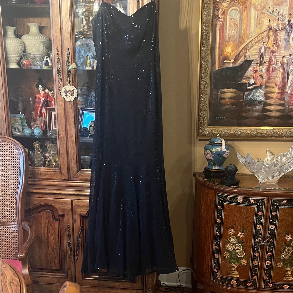 EveningGownCouturebyLon SabellaofNY/PALMBeach&WestHamptonMERMAID&
ShrugRunway 10
